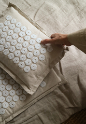 Acupressure Pillow: Linne